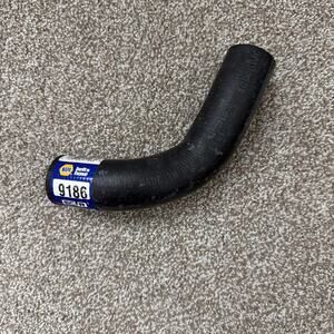 99-05 Subaru Forester Lower Radiator Hose Napa # 9186 New 1999 to 2005